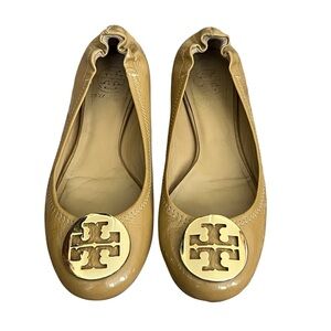 TORY BURCH Logo Ballet Flat Gold Reva Patent Iced Coffee Tan Beige Size 6.5